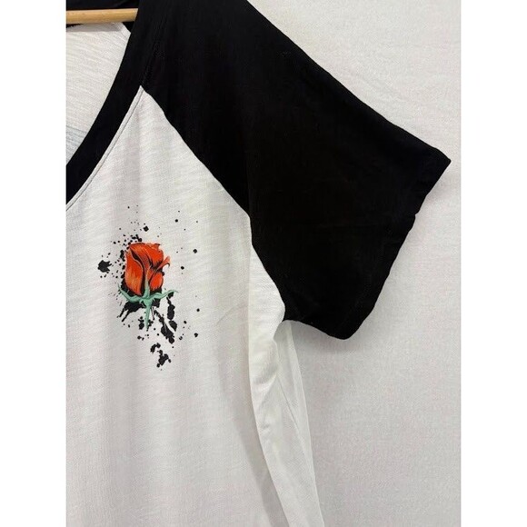 Women's Torrid Slub Jersey Tee Size 3x Snake & Roses Graphics Short Sleeve White - Picture 2 of 7